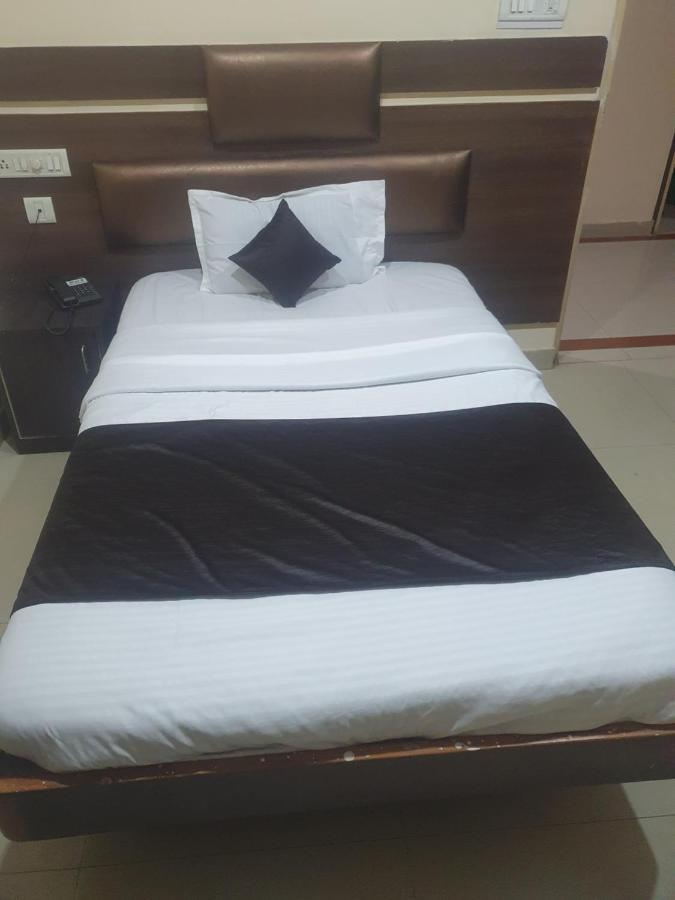 Hotel Anmol アンビカプル エクステリア 写真
