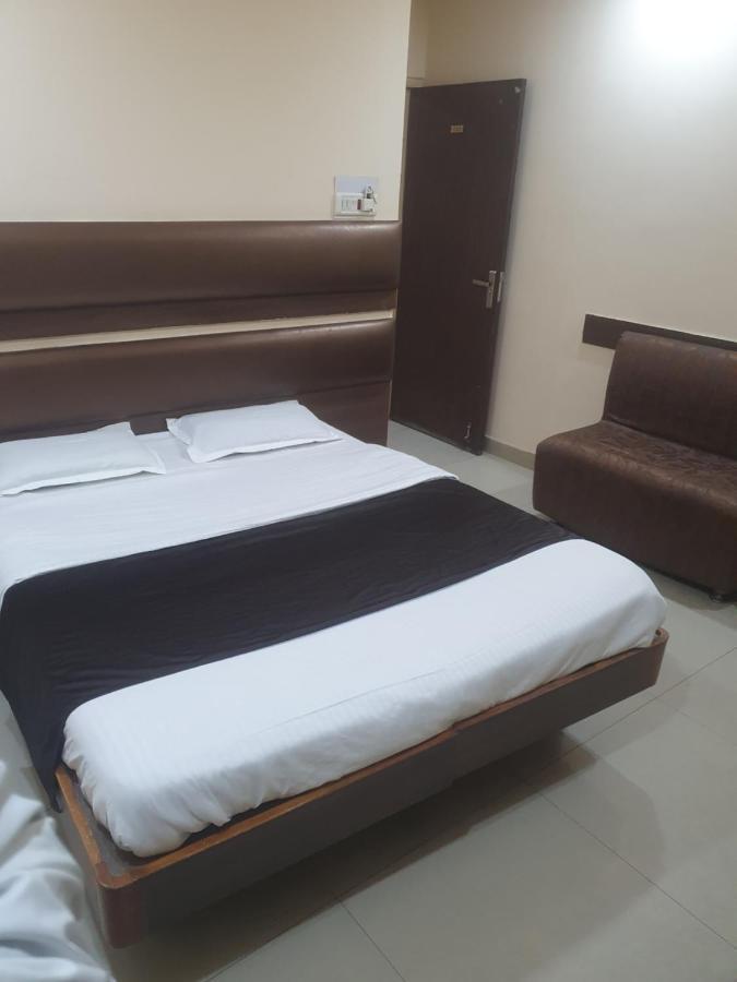 Hotel Anmol アンビカプル エクステリア 写真